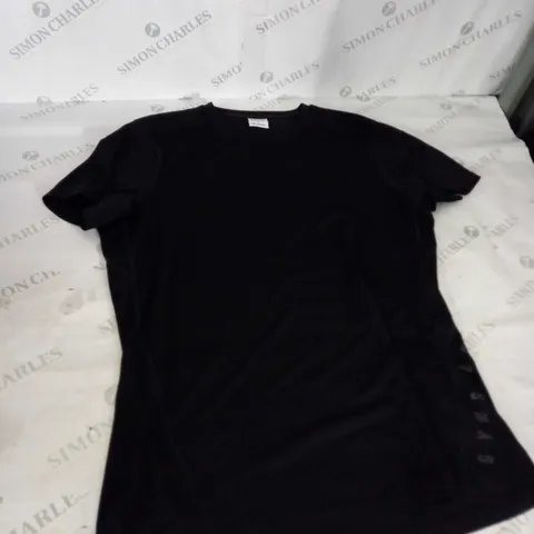 LARGE GYMSHARK BLACK TOP