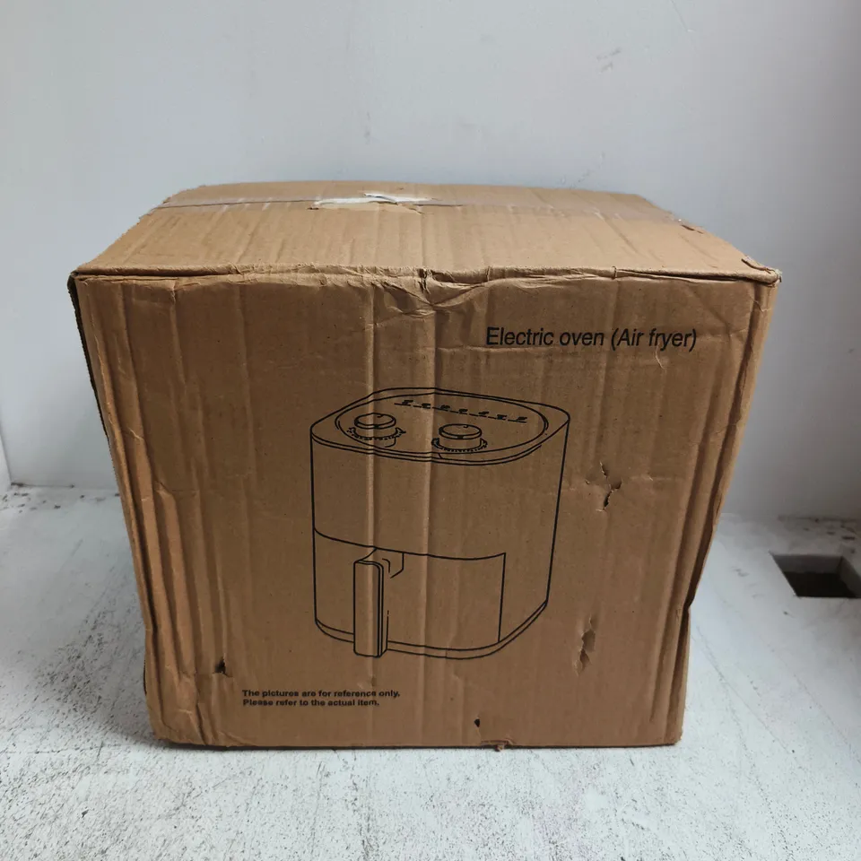 BOXED ELECTRIC OVEN AIR FRYER IN WHITE
