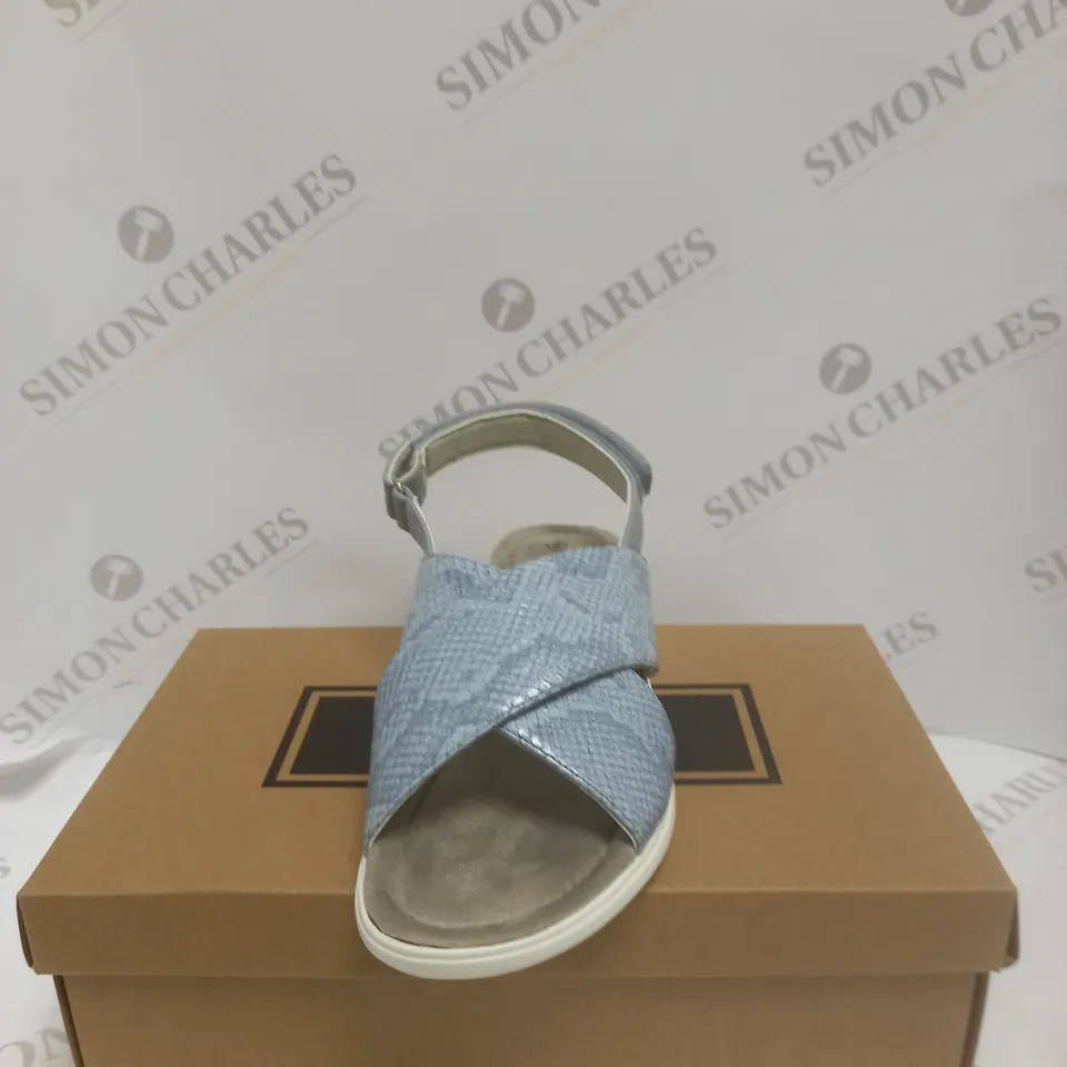 BOXED PAIR OF CUSHION WALK SNAKESKIN SANDALS - SIZE 5