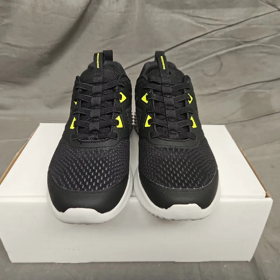 BOXED PAIR OF SKECHER ULTRA LIGHT TRAINERS - UK SIZE 7