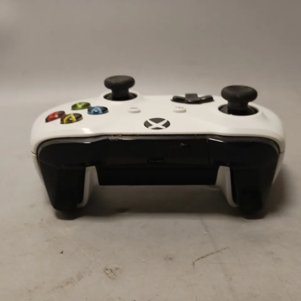 BOXED XBOX ONE WHITE WIRELESS CONTROLLER 