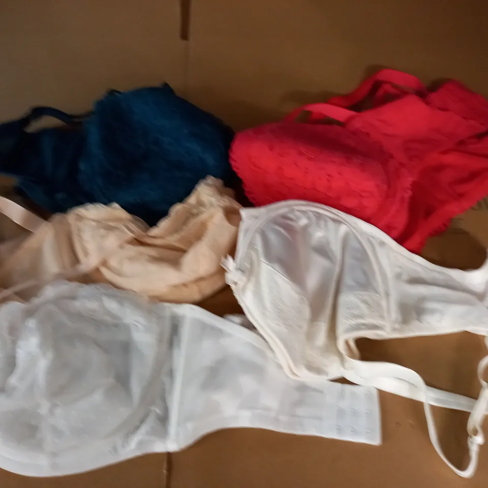 LOT OF 5 ASSORTED BRAS TO INCLUDE BOUX AVENUE AND ANN SUMMERS - 3X 38G 2X 38F