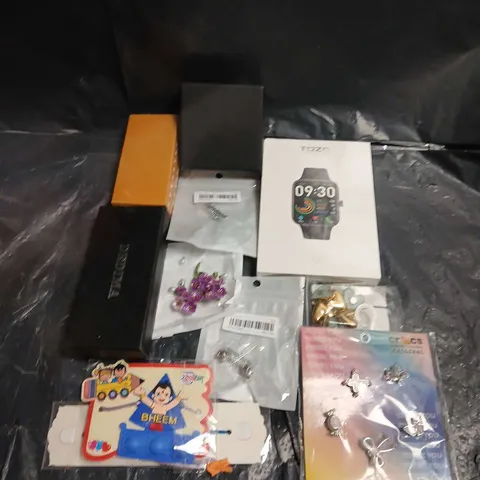 TOTE OF APPROX 15 ASSORTED ITEMS TO INCLUDE WATCHES, EARRINGS AND BRACELETTS