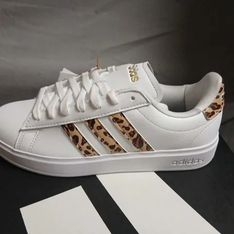 ADIDAS GRAND COURT 2.0 WHITE SNEAKERS WITH LEOPARD PRINT ACCENTS – UK 5 (US 6.5)