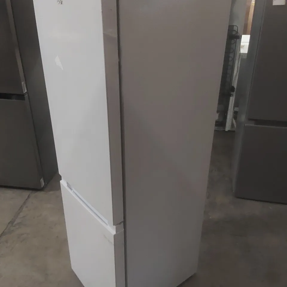 LOGIK LFC50W23 60/40 FRIDGE FREEZER - WHITE