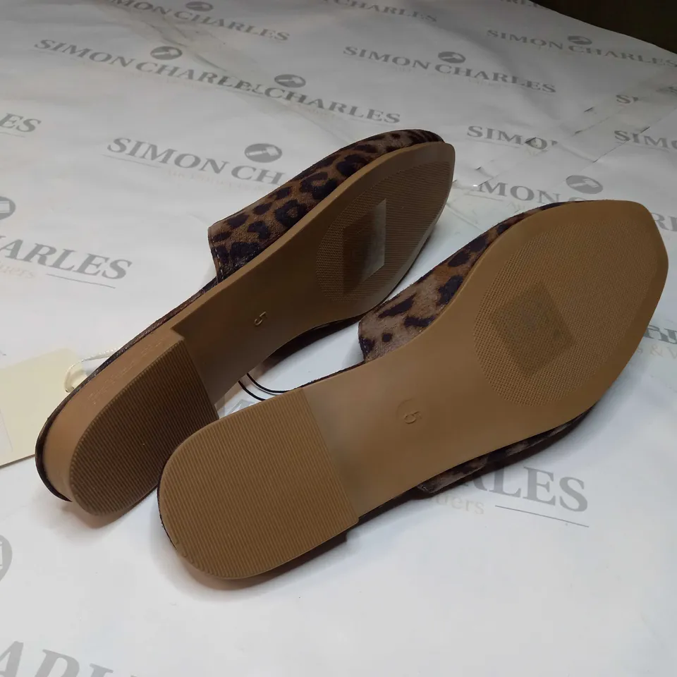 KASARA LEOPARD MULE SHOES IN BROWN SIZE 5