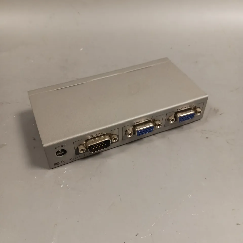 UNBRANDED 2 PORT VGA VIDEO SPLITTER 