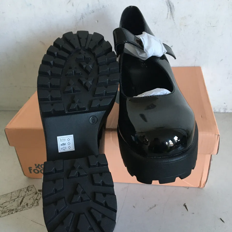 BOXED PAIR OF SIZE 8 BLACK KOI FOOTWEAR SHOES 