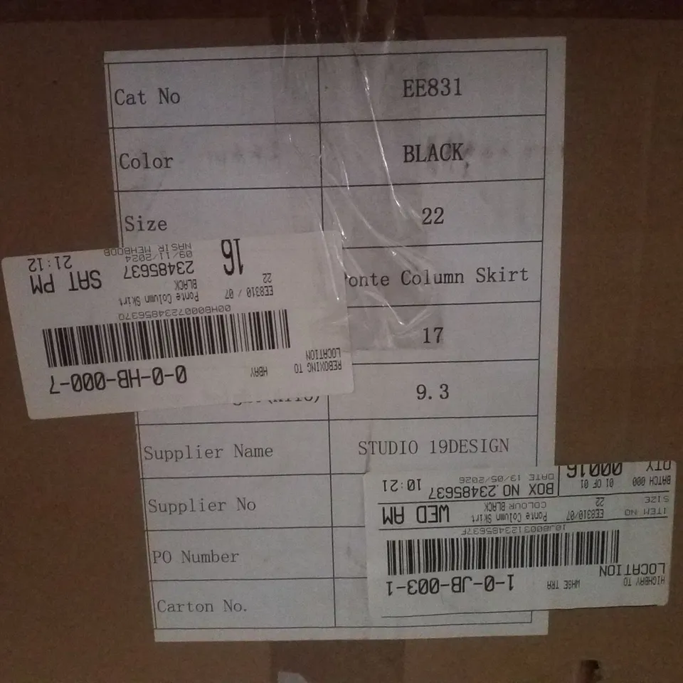 BOX CONTAINING APPROXIMATELY 16 BRAND NEW JD WILLIAMS BLACK PONTE COLUMN SKIRTS - SIZE 22
