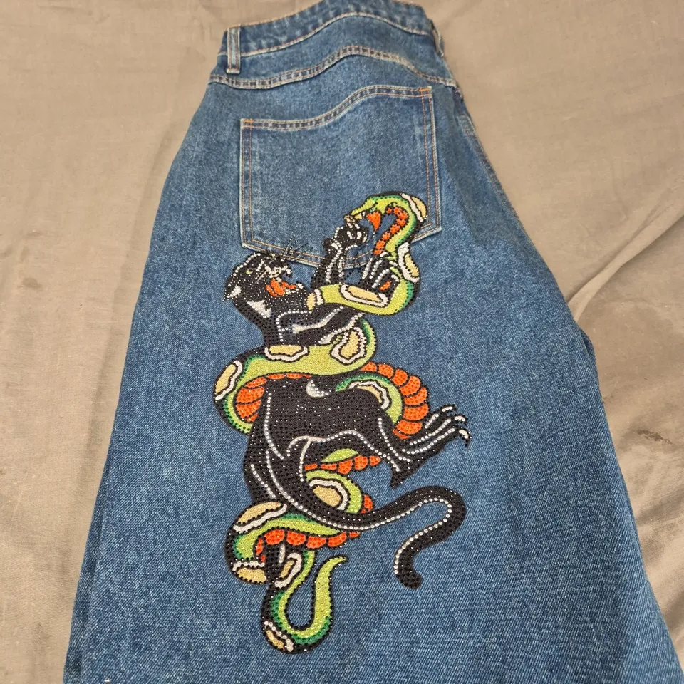 ED HARDY MENS PANTHER SNAKE DIAMANTE DENIM SHORTS SIZE XL