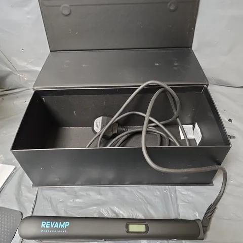 BOXED REVAMP PROGLOSS DIGITAL CERAMIC STRAIGHTENER ST-1000-GB