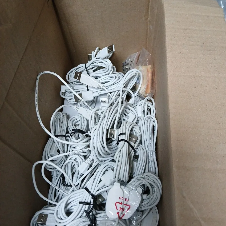BOX OF ASSORTED WHITE USB CHARGING/DATA CABLES