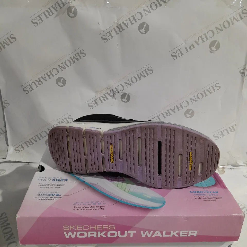 BOXED SKETCHERS WORKOUT WALKER SIZE 8