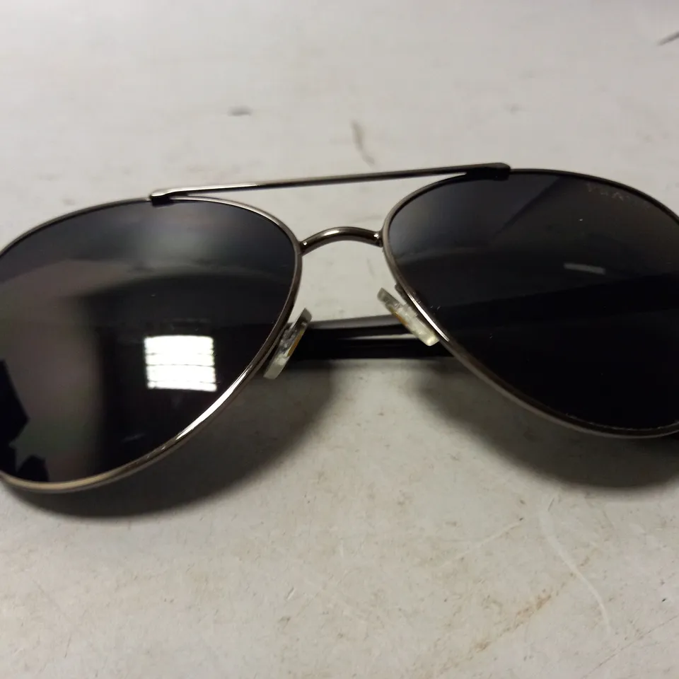 BOXED PRADA PR4021 SUNGLASSES