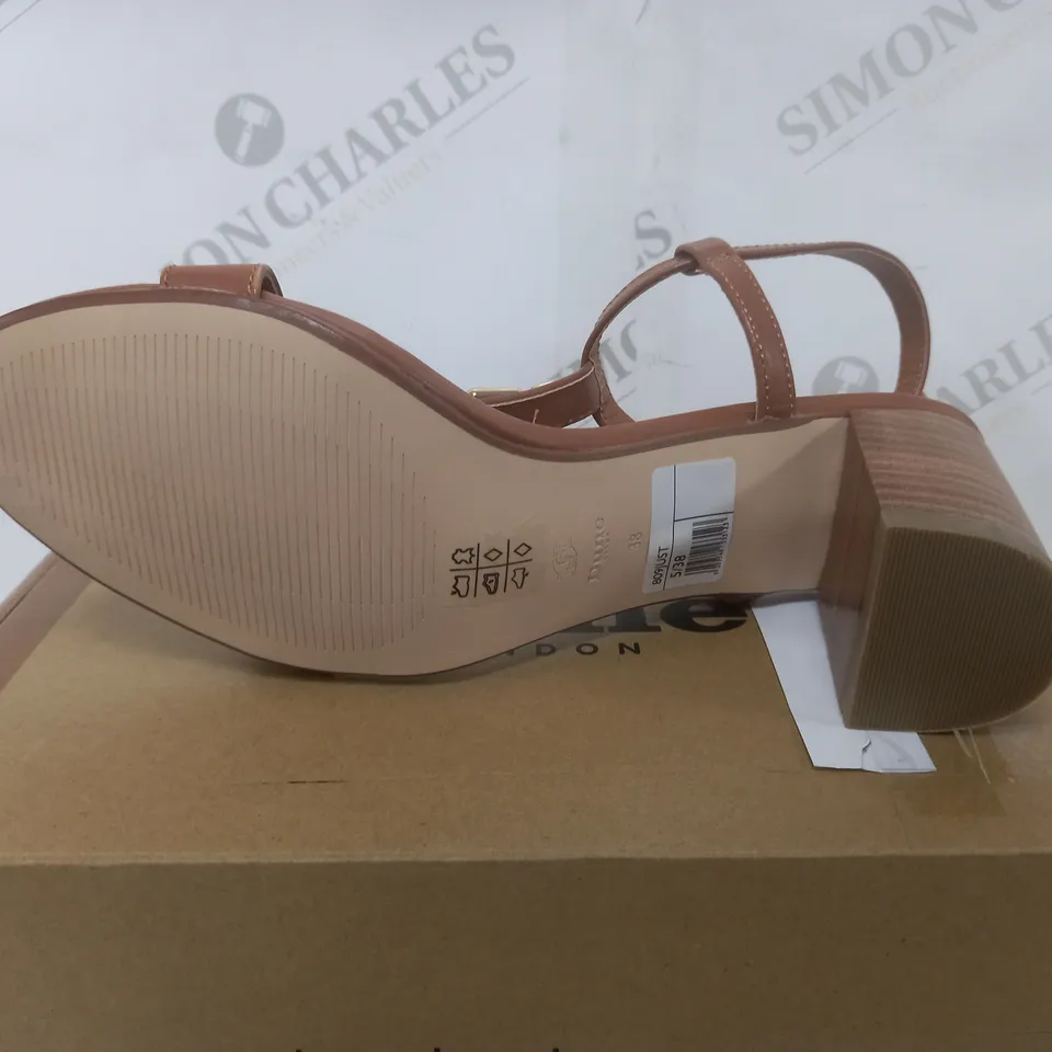 BOXED DUNE LONDON HEELS TAN SIZE 5