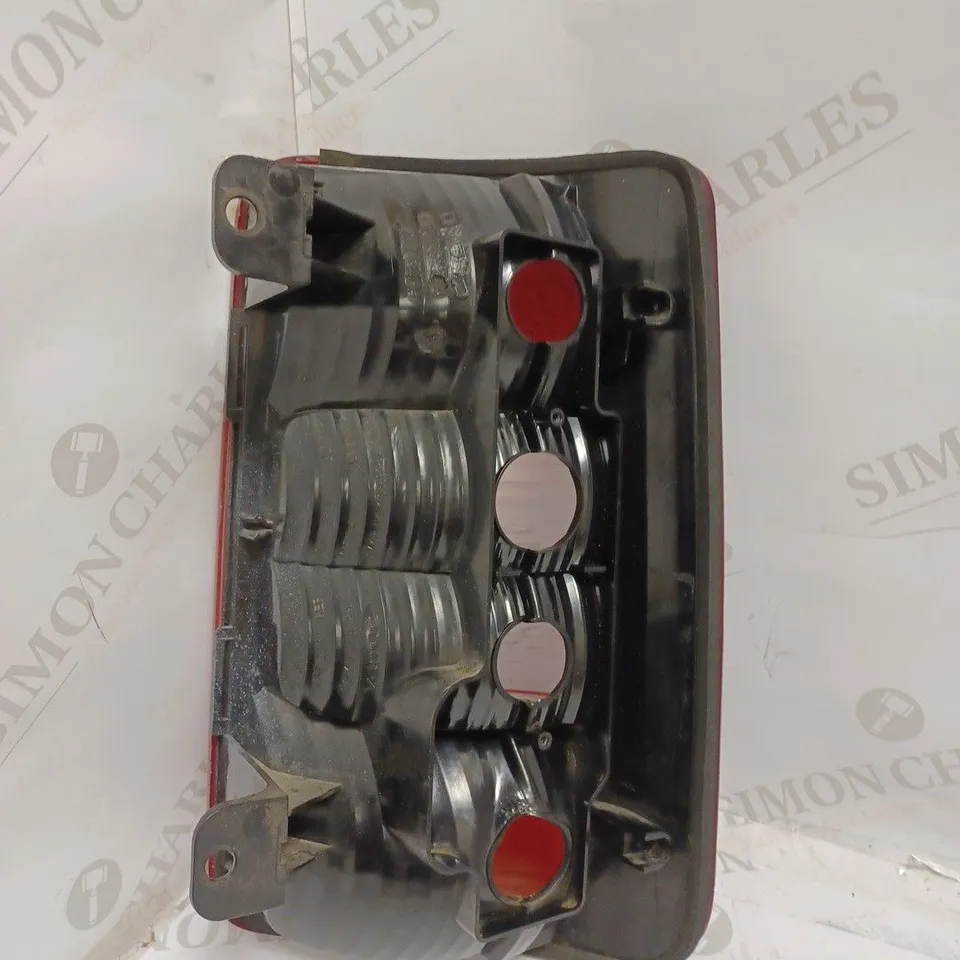 VARROC VPBVEX-13A6003-B NEAR SIDE REAR VEHICLE LIGHT ENCLOSURE - VEHICLE MODEL UNSPECIFIED 