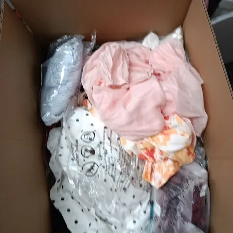 BOX OF APPROXIMATELY 25 ASSORTED CLOTHING ITEMS TO INCLUDE: MCKENZIE JOGGERS