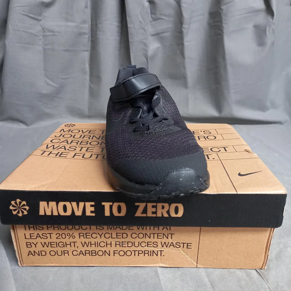 BOXED PAIR OF NIKE REVOLOUTION KIDS TRAINERS SIZE 13