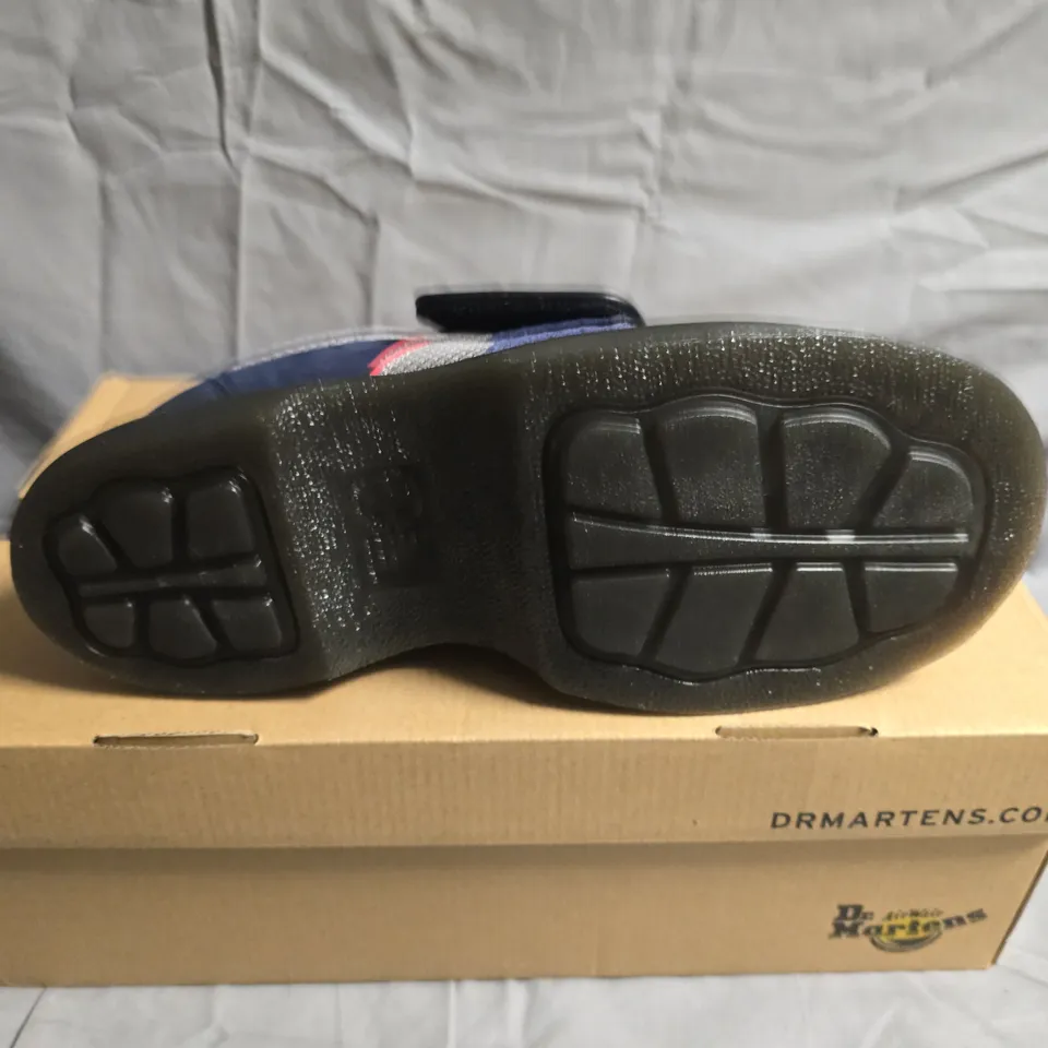 BOXED PAIR OF DR.MARTENS BUZZ STRAP SHOES - UK SIZE 7
