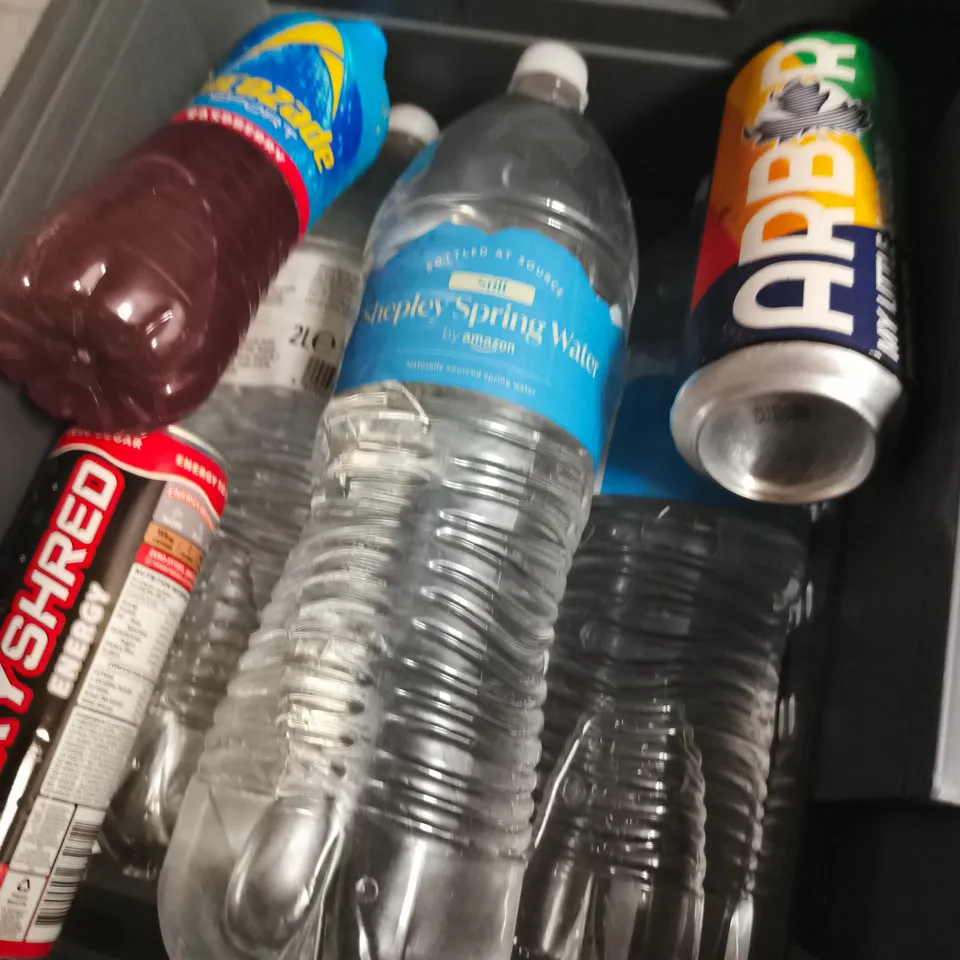 APPROXIMATELY 7 ASSORTED DRINKS INCLUDING OXYSHRED ENERGY , LUCOZADE PINK LEMONADE 
