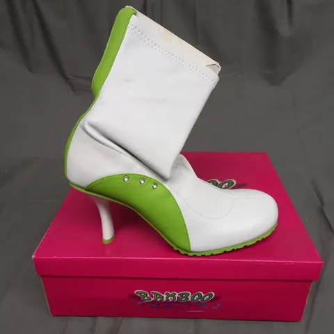 BOXED BAMBOO LEATHER BALLER HIGH HEEL SHOES IN GREEN AND WHITE SIZE 8