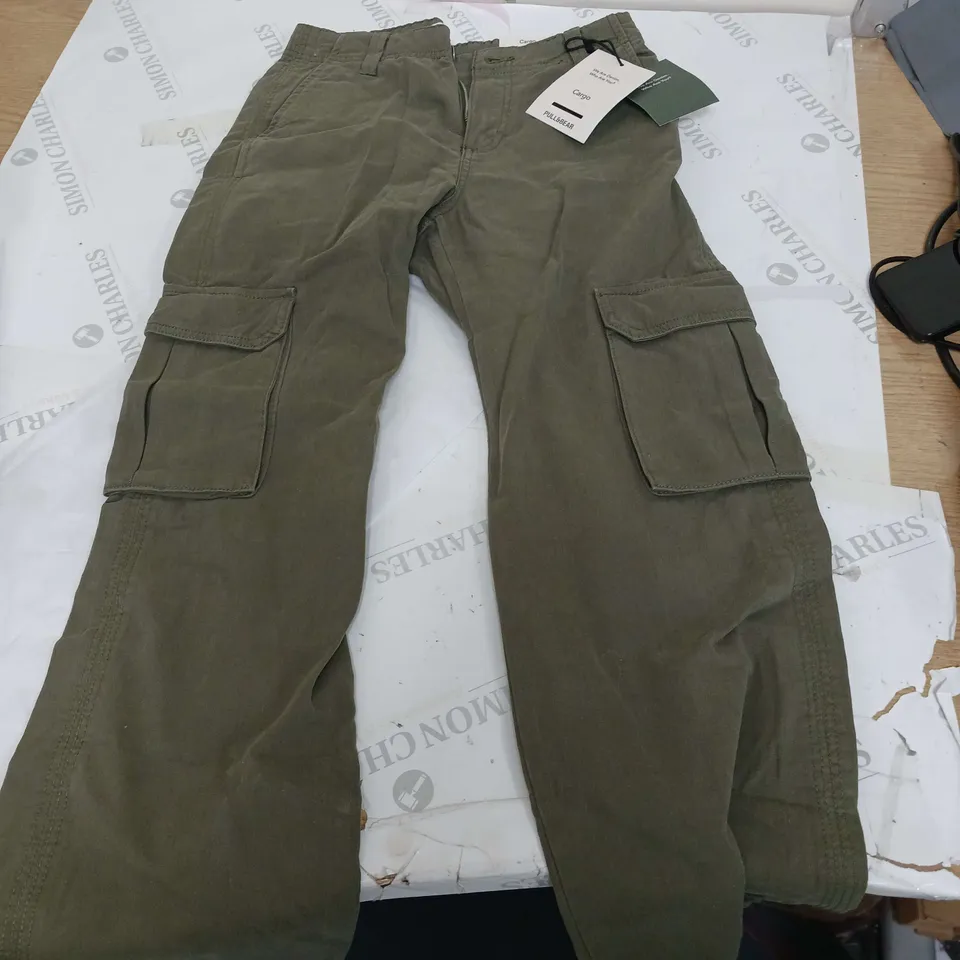PULL & BEAR CARGO PANTS OLIVE SIZE UK 34 REGULAR LEG