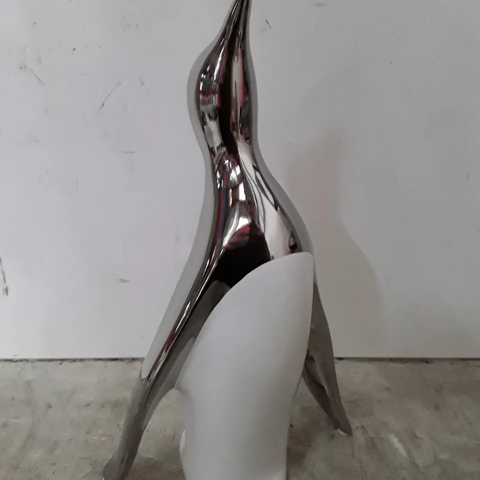 BOXED ANIMALS FIGURINE/SCULPTURE