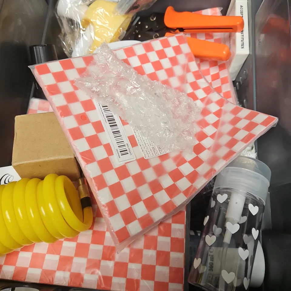 APPROXIMATELY 15 ASSORTED HOUSEHOLD ITEMS TO INCLUDE - OX TAPE MEASURE, CHERRY AIR UP PODS, NOTEBOOK , ETC 