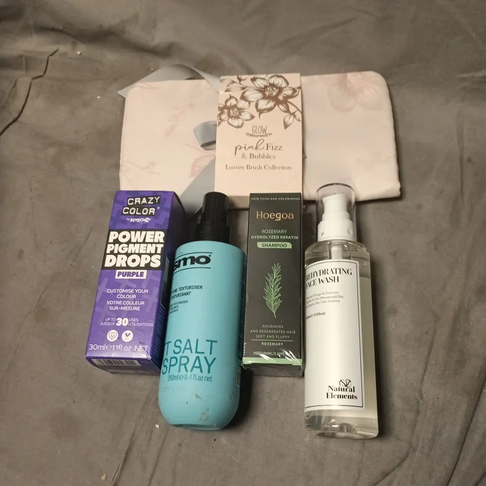 APPROXIMATELY 18 X ASSORTED COSMETIC ITEMS TO INCLUDE LUXURY BRUSH COLLECTION, POWER PIGMENT DROPS PURPLE, MATT SALT SPRAY, SHAMPOO, FACE WASH ETC