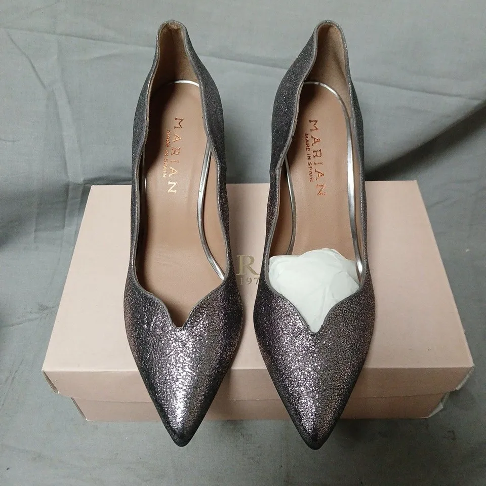 MARIAN STARTER ARGENTO GLITTER PUMPS – UK 7 (EU 40)