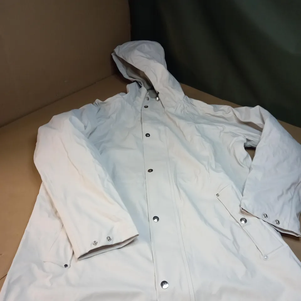 CREAM WATERPROOF BUTTON COAT SIZE UNSPECIFIED