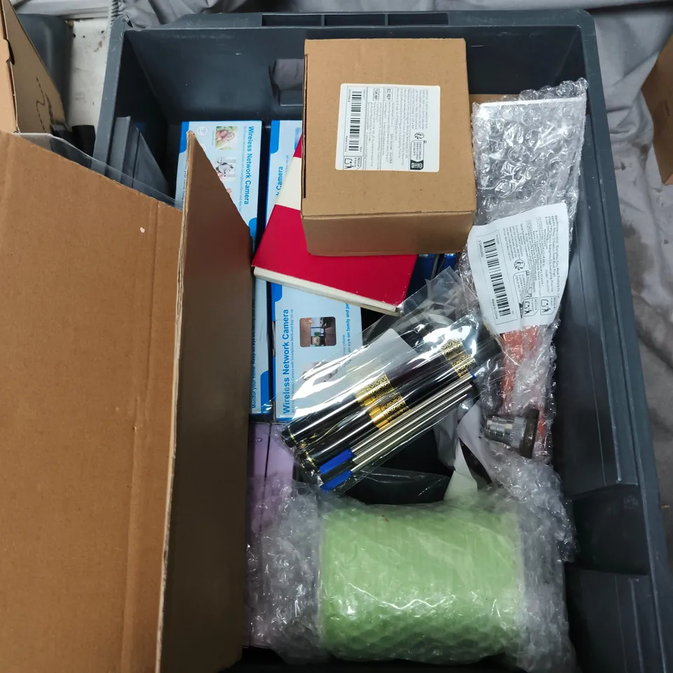 APPROXIMATELY 15 ASSORTED HOUSEHOLD ITEMS TO INCLUDE WATER FILTERS, COLOUR GEL PENS AND DOUBLE SIDED DOT TAPE