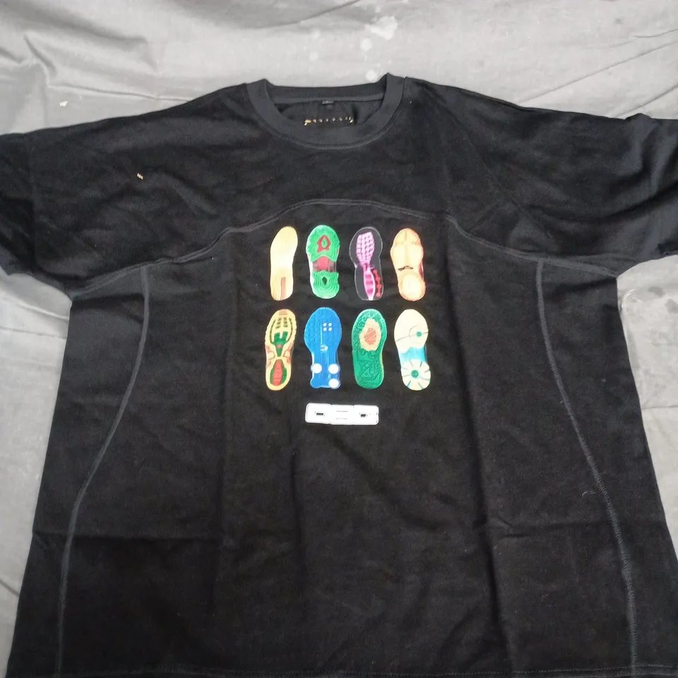 DIRTBAG BLACK T-SHIRT WITH COLOURFUL SOLE PRINT – SIZE L