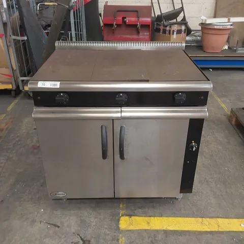 MOORWOOD MANITOWOC VULCAN ELECTRIC 900 RANGE COOKER WITH HOTPLATE TOP