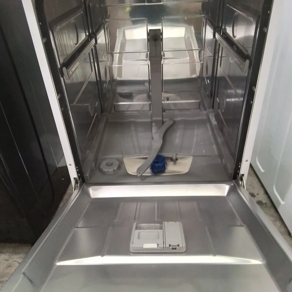 COMFEE' SLIMLINE FREESTANDING DISHWASHER FD934B-W - WHITE COLLECTION ONLY