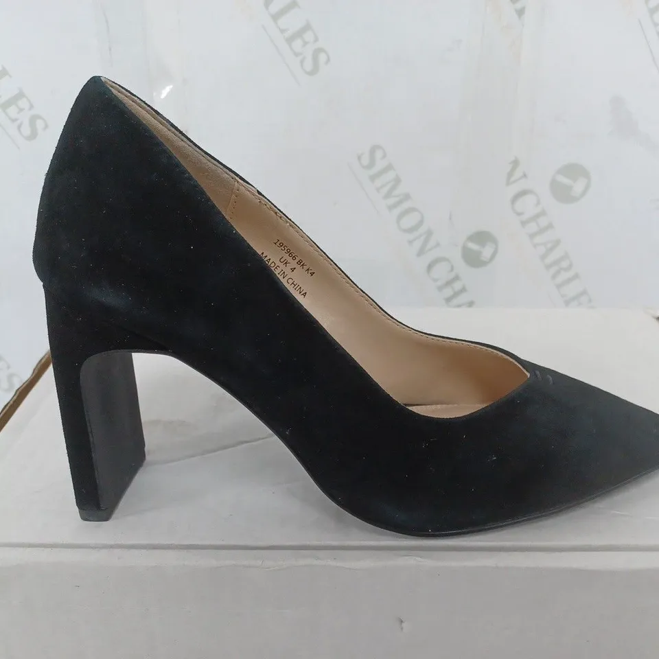 PAIR OF BEN DE LISI BAR -TAC SUEDE COURT SHOES IN BLACK - UK 4