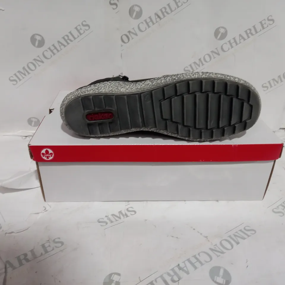 BOXED RIEKER FLEECE LINED BOOTS SIZE 40
