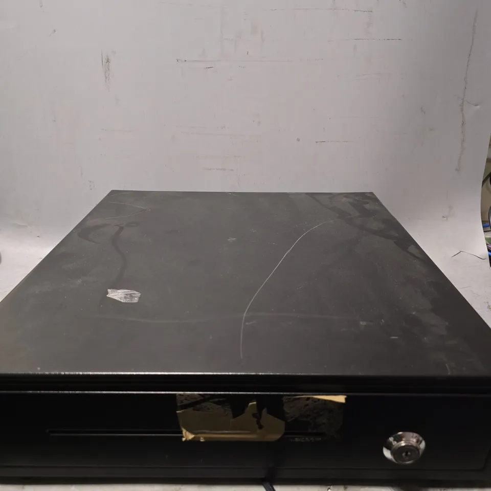 UNBRANDED LOCKABLE METAL TILL