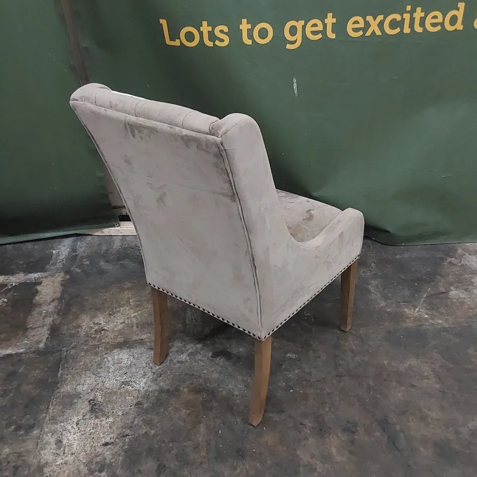 DESIGNER LUXURY UPHOLSTERED VELVET HIGH-BACKED DINING CHAIR 