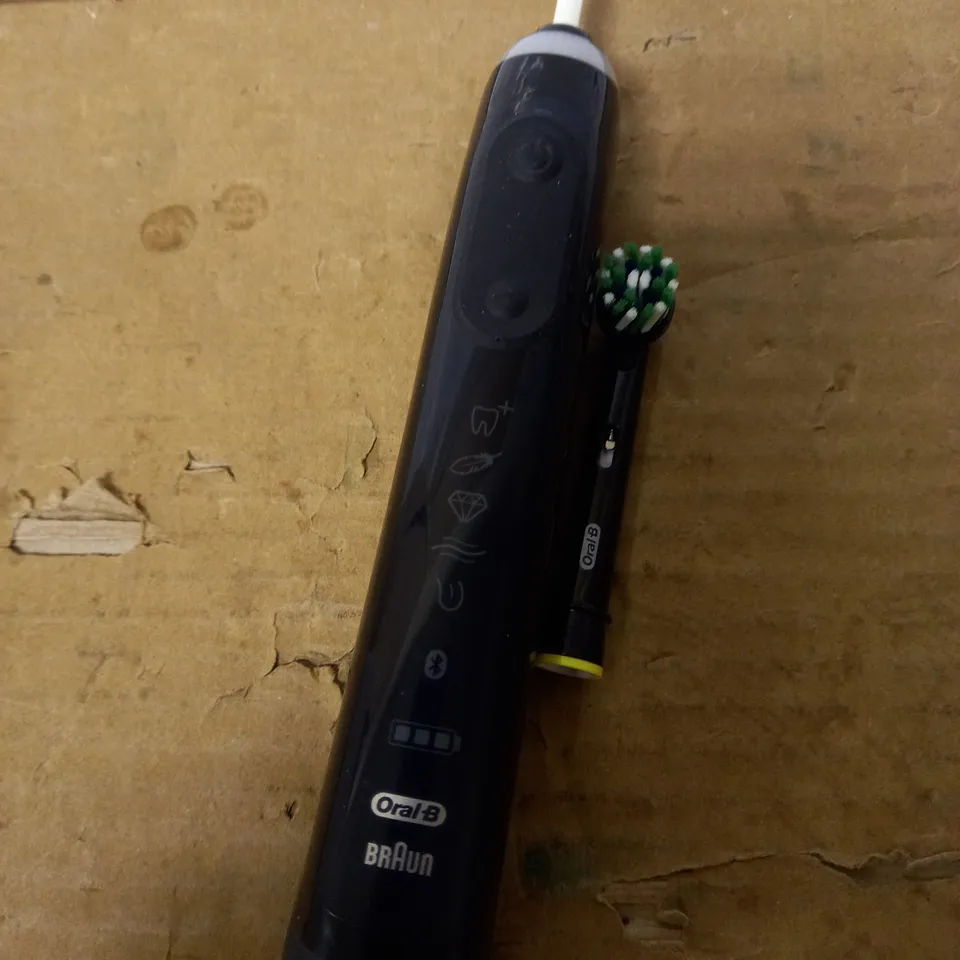 ORAL B GENIUS X MIDNIGHT BLACK ELECTRIC TOOTHBRUSH 