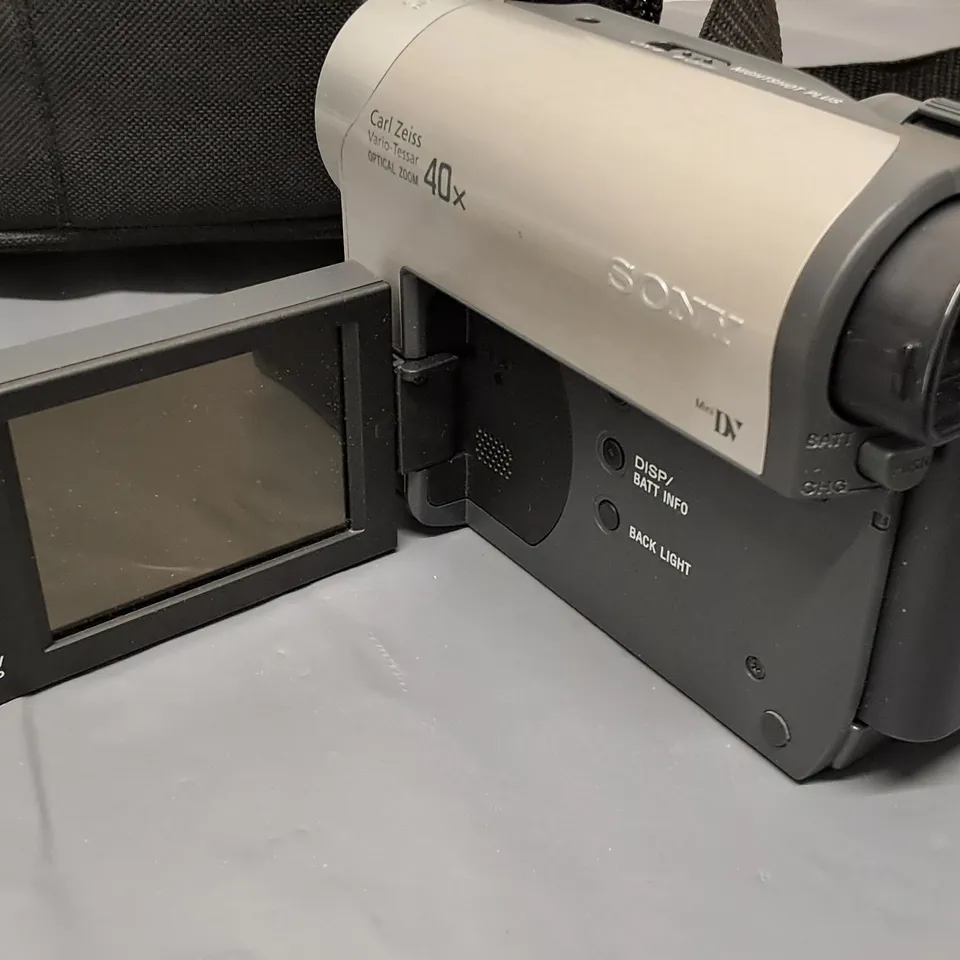 SONY HANDYCAM VIDEO CAMERA RECORDER - RCR-HC45E