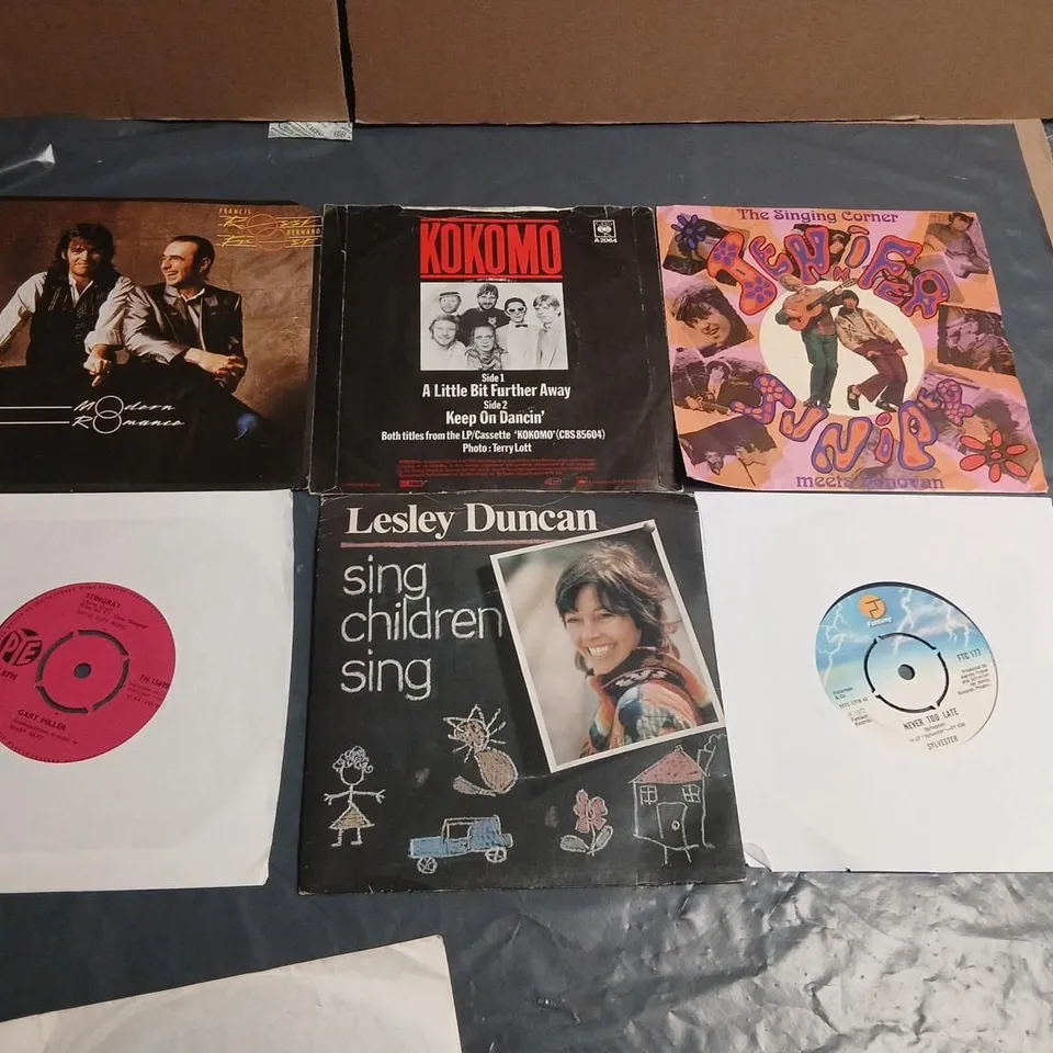 VINYL  COLLECTION – 6 RECORDS INCLUDING LESLEY DUNCAN 'SING CHILDREN SING' AND KOKOMO