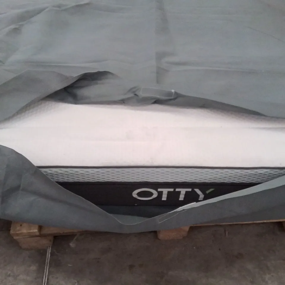 QUALITY BAGGED OTTY MEMORY FOAM KINGSIZE MATTRESS 