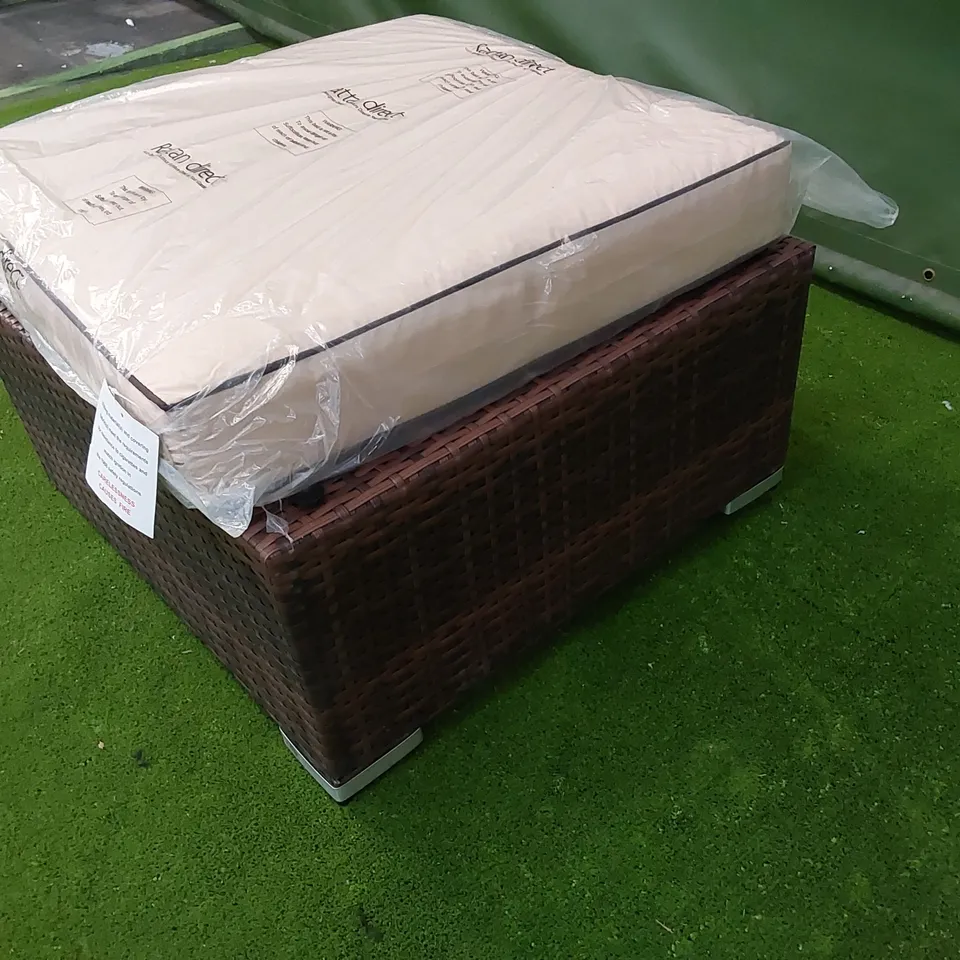 DESIGNER CHOCOLATE MIX RATTAN STOOL WITH CUSHION 
