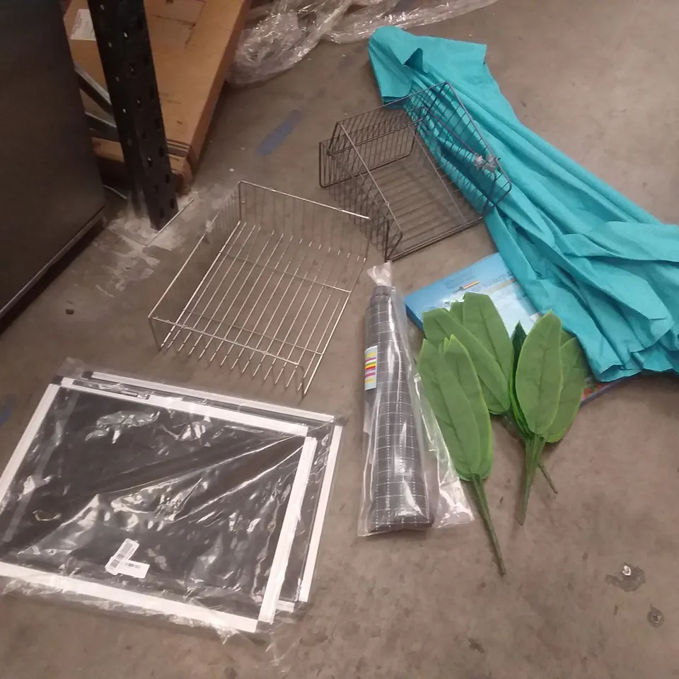 PALLET OF ASSORTED ITEMS TO INCLUDE: GARDEN UMBRELLA, NOTICE BOARDS, MATT, PAINTING BY NUMBERS ETC