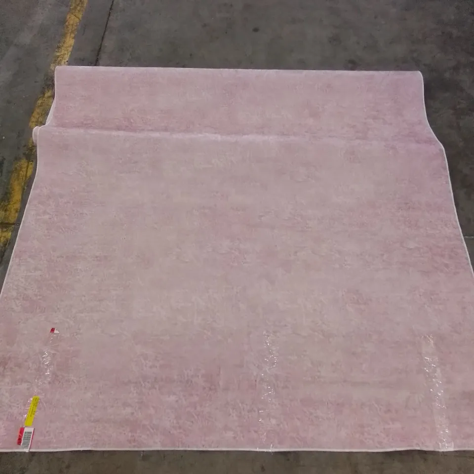 ELIJAHH PINK RUG // SIZE: 200×290CM