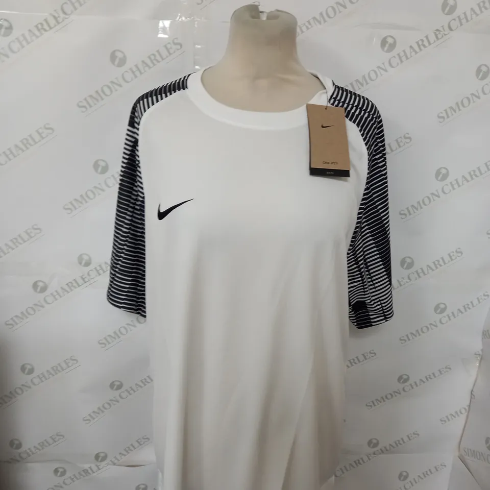 NIKE DRI-FIT CASUAL SHIRT SIZE XL