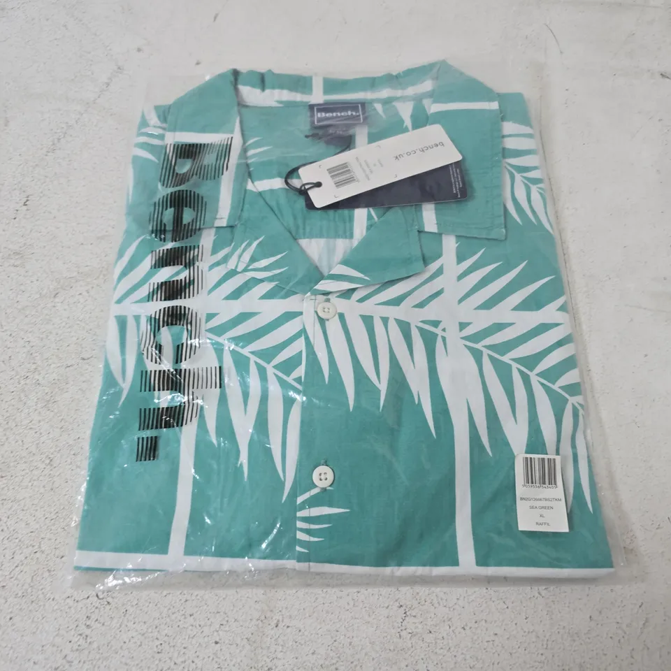 BAGGED BENCH FLORAL SHIRT IN SEA GREEN - XL