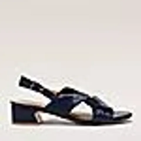 BOXED PAIR OF MODA IN PELLE LEATHER MACARENA SANDALS - NAVY - UK SIZE 5