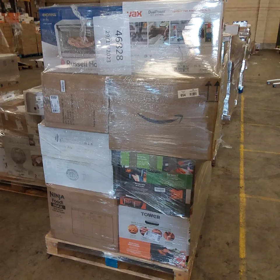 PALLET OF APPROXIMATELY 32 ASSORTED ELECTRONIC AND HOUSEHOLD ITEMS TO INCLUDE